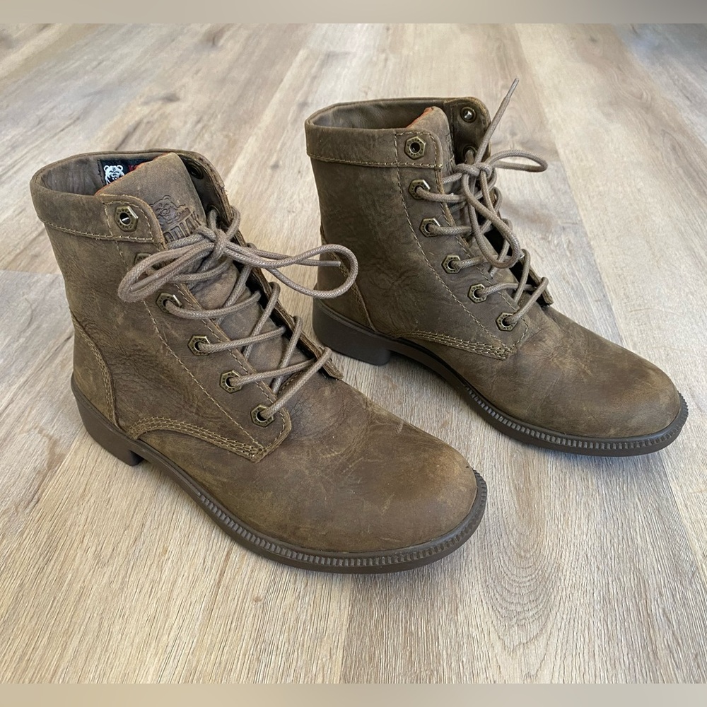 Kodiak all weather boots size 7